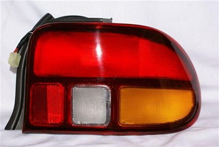 FAROL TRA DER KIA AVELLA 94 (HATCH)