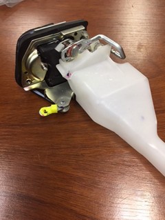 CERRADURA PUERTA TRA IZQ TOYOTA COROLLA 93