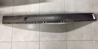 MOLDURA PARAG DEL DER PEUGEOT 406 00