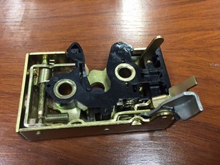 CERRADURA PUERTA DEL IZQ VW GOL 82-86