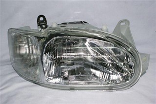 SEMIOPTICA DER FORD ESCORT 97