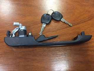 MANIJA PUERTA DEL DER VW SANTANA 92 (C/LLAVE-CRO)
