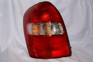 FAROL TRA IZQ MAZDA 323 00 (WAGON)