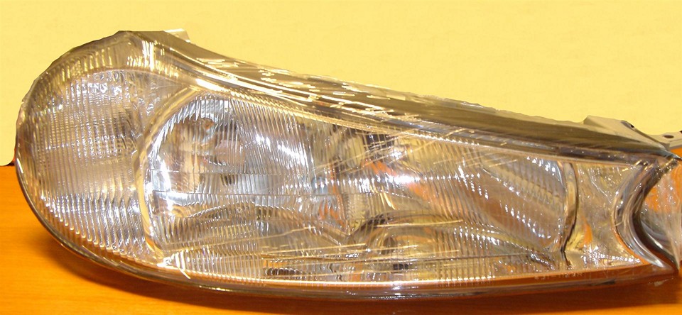 SEMIOPTICA DER FORD MONDEO 96 DEPO