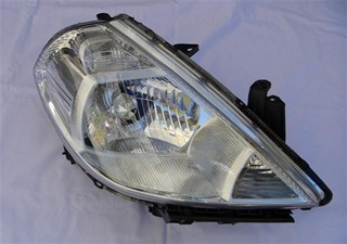 SEMIOPTICA DER NISSAN TIIDA 06 DEPO