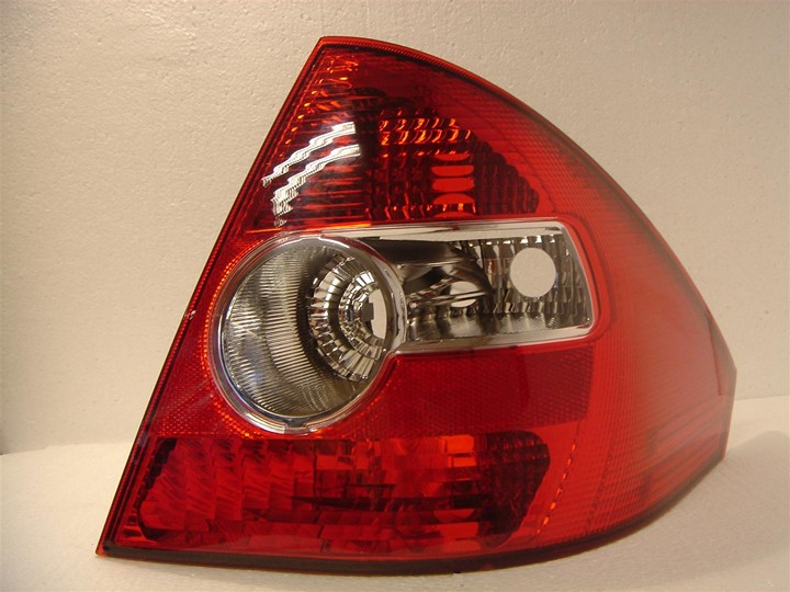 FAROL TRA DER FORD FIESTA 07 SEDAN DEPO