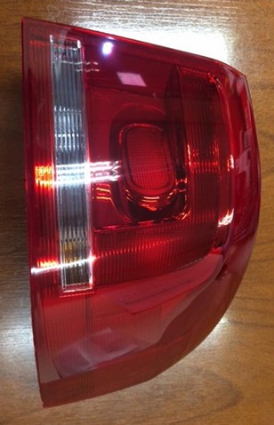 FAROL TRA DER VW SURAN 10
