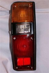 FAROL TRA IZQ TOYOTA HILUX 80 DEPO