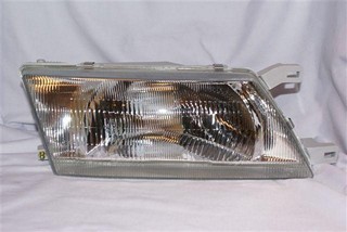 SEMIOPTICA DER NISSAN SENTRA B14 (JAPON) DEPO