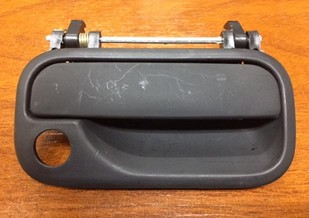 MANIJA PUERTA DEL DER GM VECTRA 96-05 C/AGUJERO