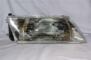 SEMIOPTICA DER NISSAN SENTRA B14 (MEXICO) DEPO