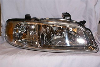SEMIOPTICA DER NISSAN SENTRA B15 01 DEPO