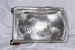 SEMIOPTICA IZQ VW SANTANA 87-91 (S/AUXILIAR) (B)