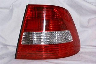 FAROL TRA DER VW POLO 01 (SEDAN) (DEPO)