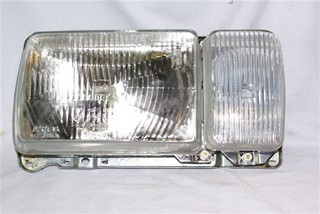 SEMIOPTICA DER VW SANTANA 87-91 (C/AUXILIAR)