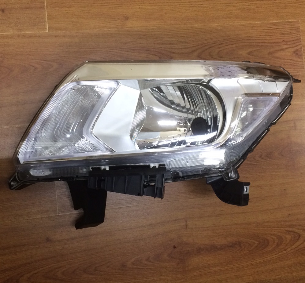 SEMIOPTICA IZQ NISSAN FRONTIER NP300 16 DEPO