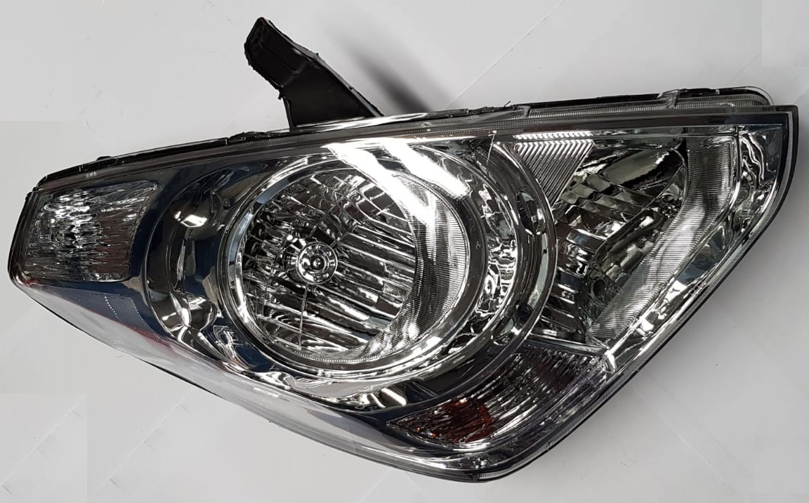 SEMIOPTICA DER HYUNDAI H1 08 (PLATEADA) TODO