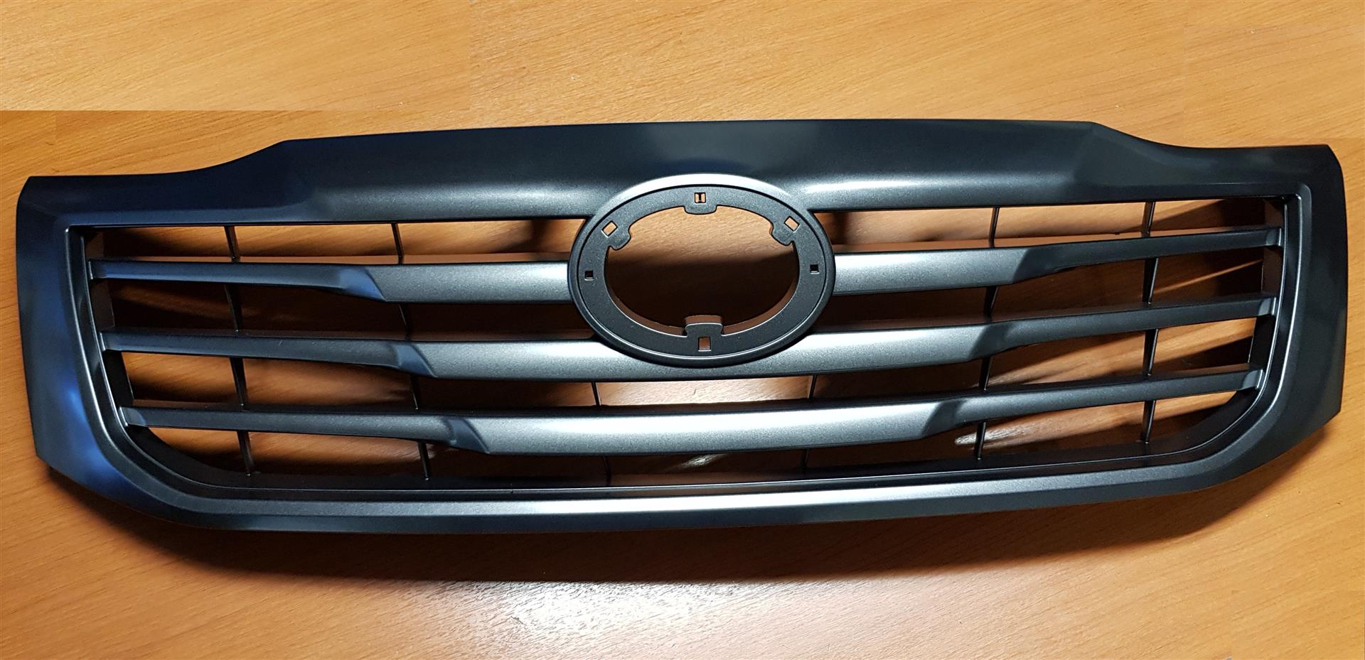 CARETA TOYOTA HILUX 2012-2015 (2WD) (NEGRA)
