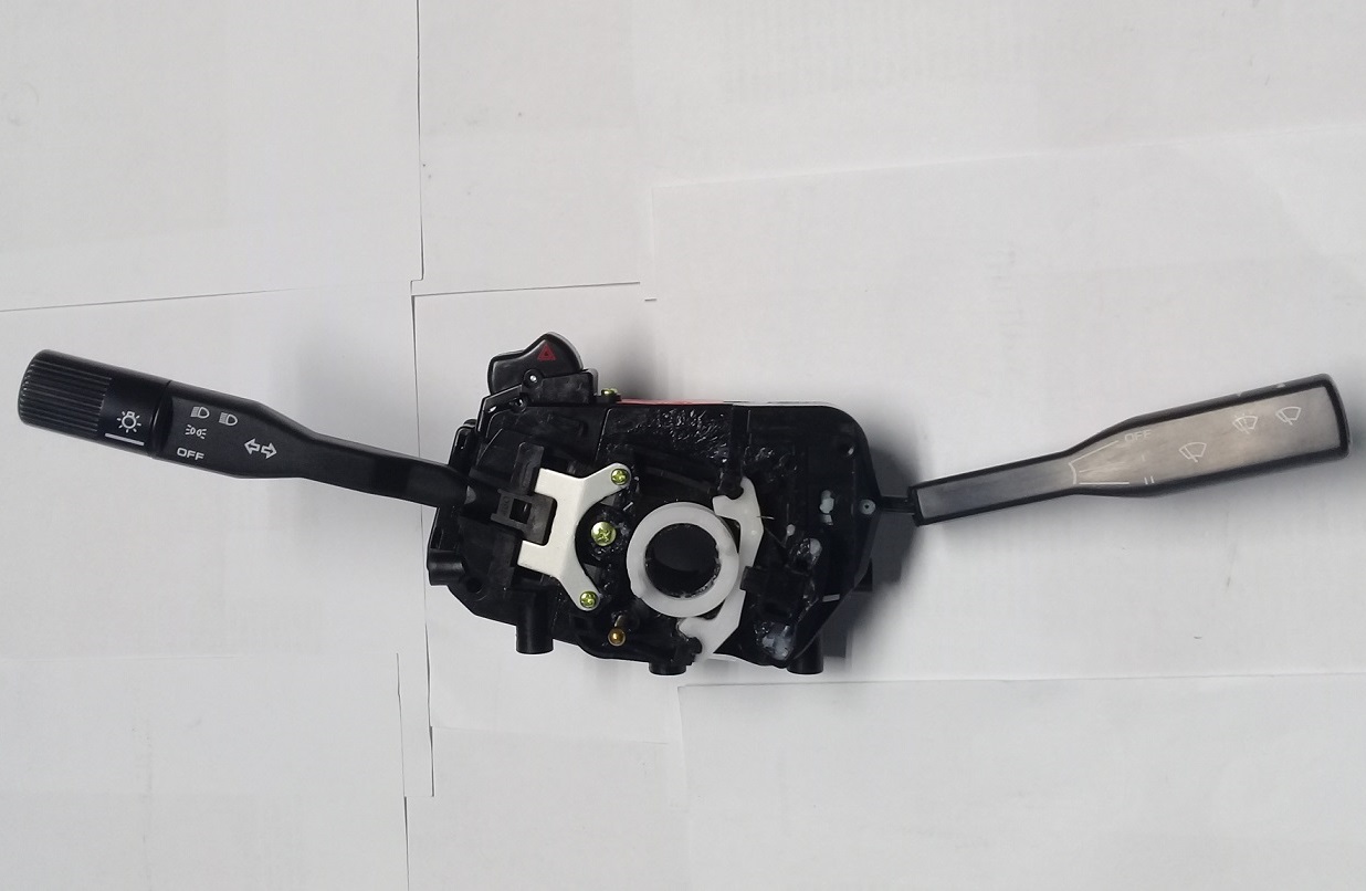 LLAVE LUCES KIA K2700 (S/TEMP) ORIGINAL