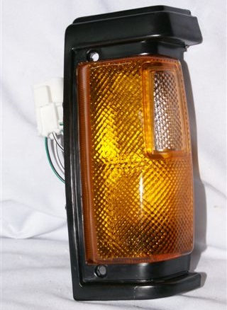 FAROL DEL DER NISSAN D21 4WD DEPO