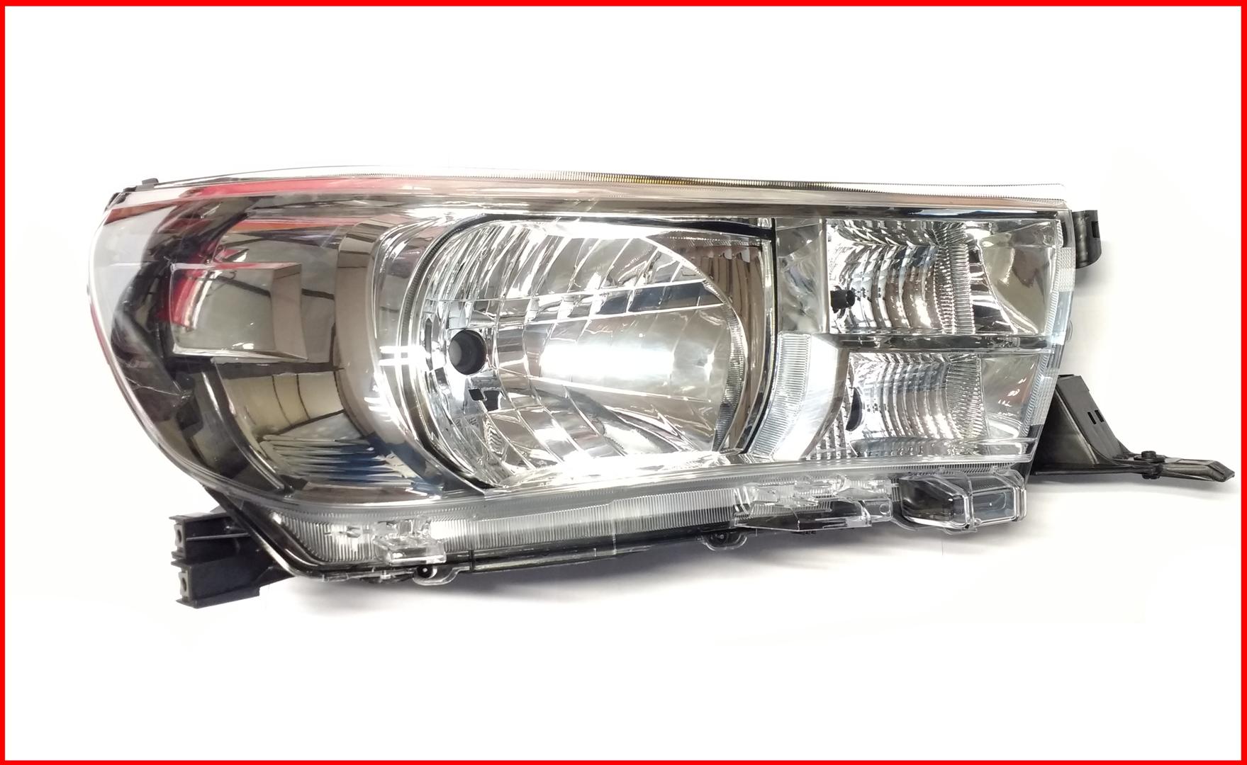 SEMIOPTICA DER TOYOTA HILUX 16 DEPO