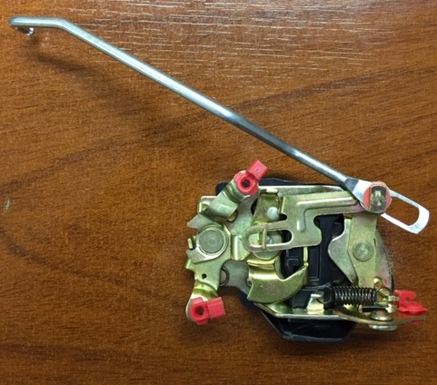 CERRADURA PUERTA DEL DER TOYOTA COROLLA 88