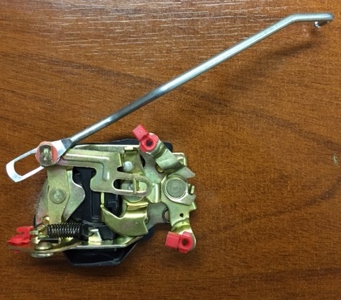 CERRADURA PUERTA DEL IZQ TOYOTA COROLLA 88