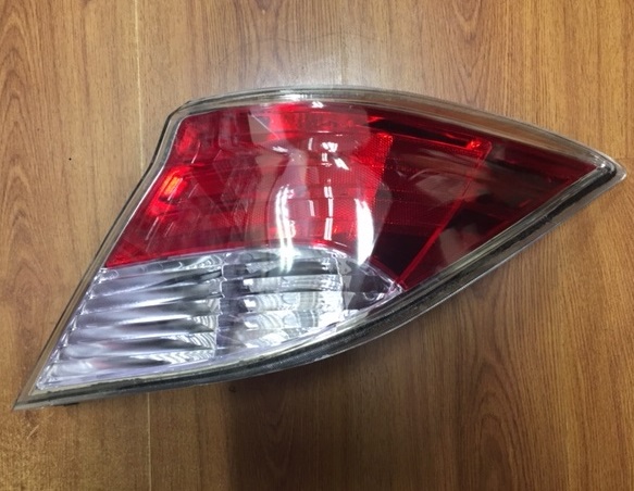 FAROL TRA DER GM PRISMA LT 13
