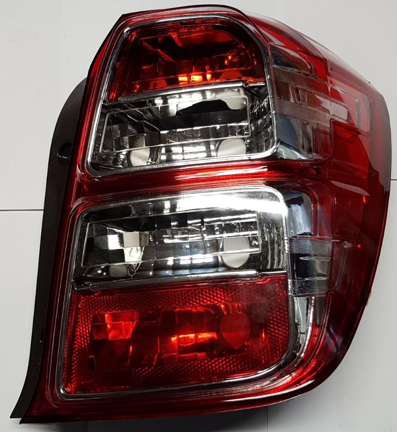 FAROL TRA DER GM COBALT LT 13