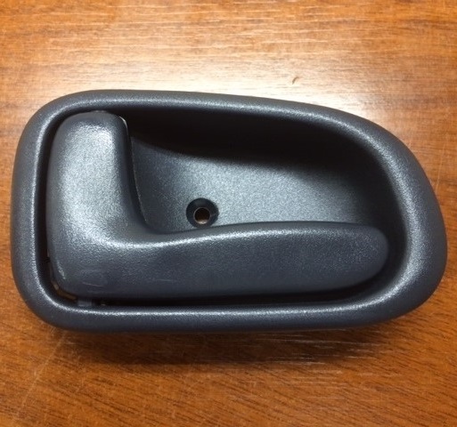 MANIJA INT IZQ TOYOTA COROLLA 93 (GRIS OSCURO)