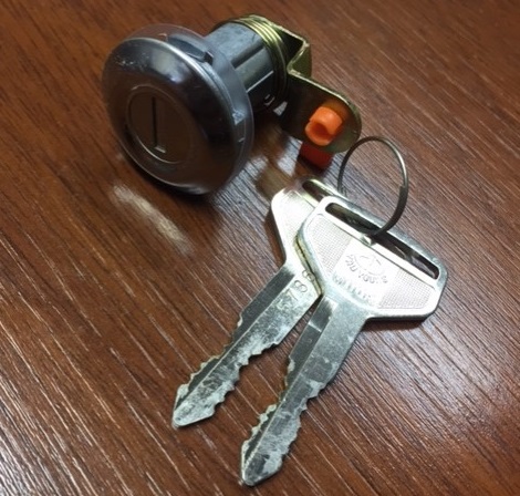 CILINDRO PUERTA IZQ TOYOTA COROLLA 86
