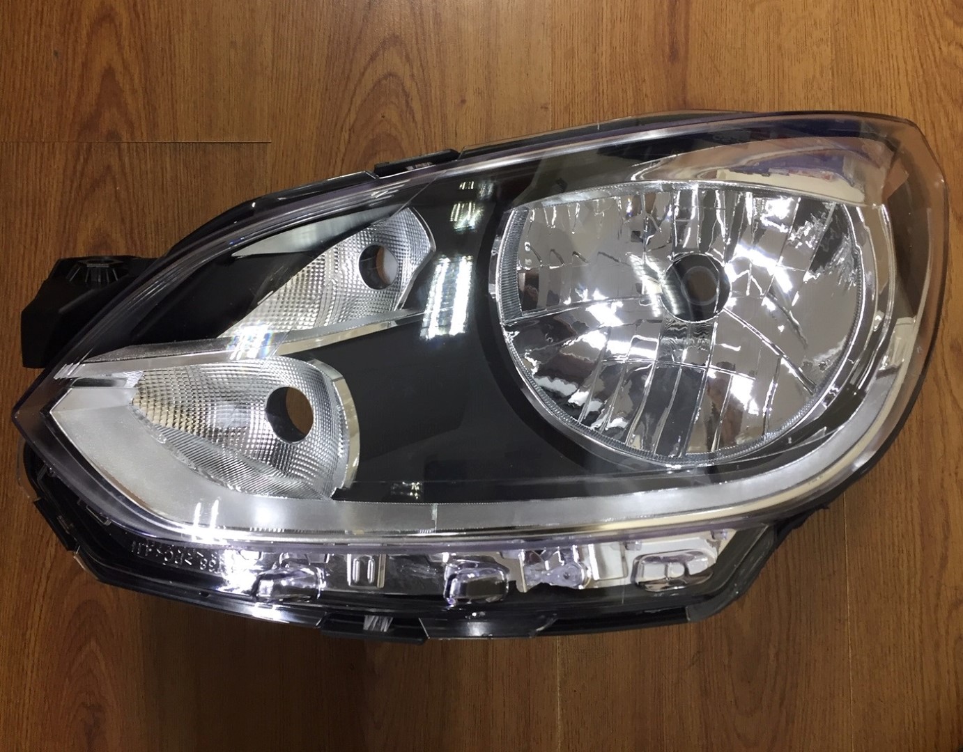 SEMIOPTICA IZQ VW UP 14