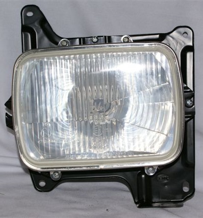 SEMIOPTICA IZQ NISSAN D21 MEXICO (C/SOP) DEPO