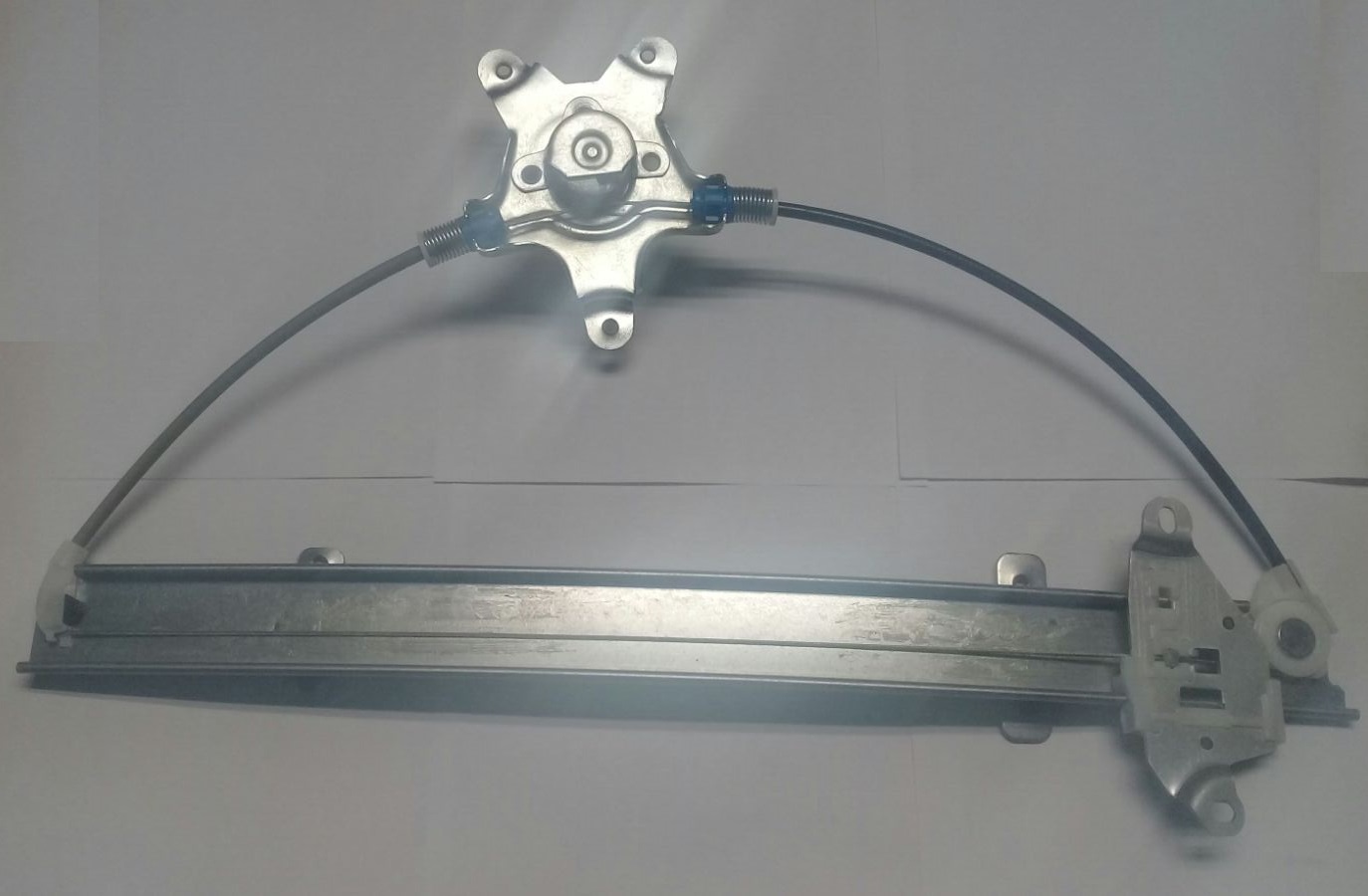 LEVANTACRIS DEL IZQ NISSAN SENTRA B13 (MAN)