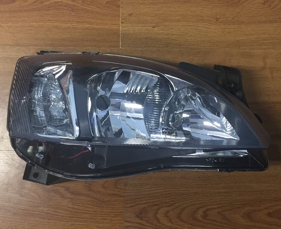 SEMIOPTICA DER GM CORSA II 08 NEGRA LISA (MAN)