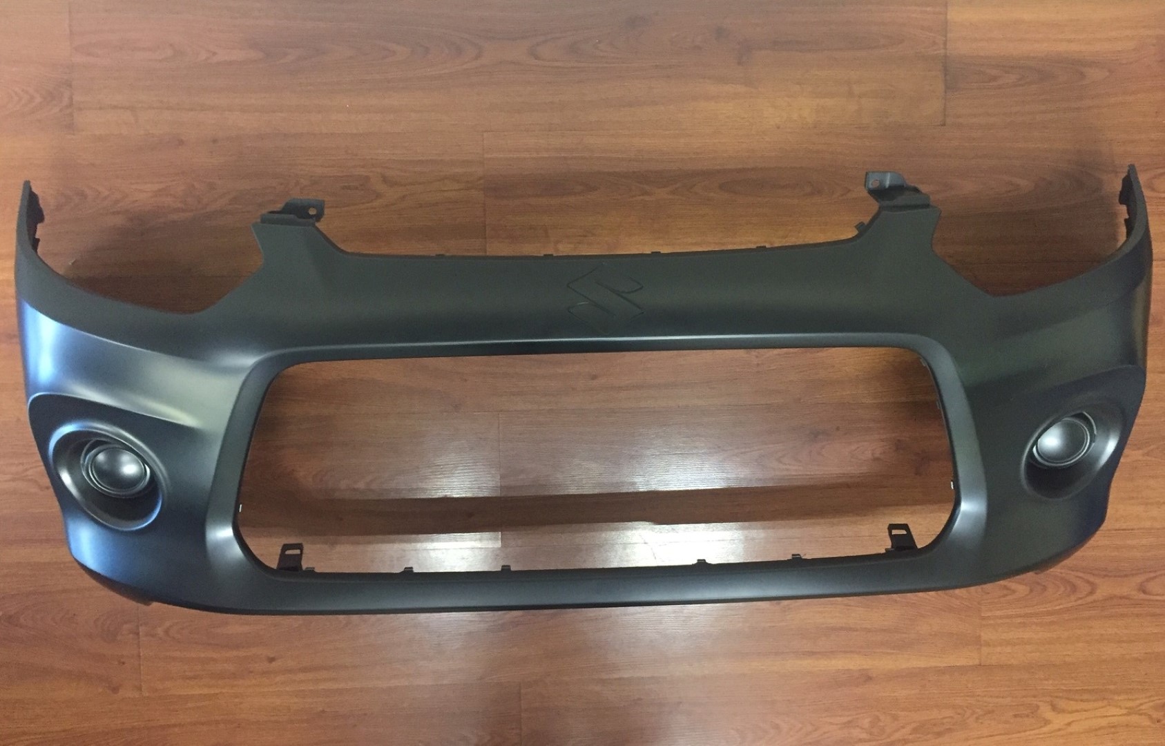 PARAGOLPE DEL SUZUKI ALTO 16 C/CAMINERO ORIGINAL