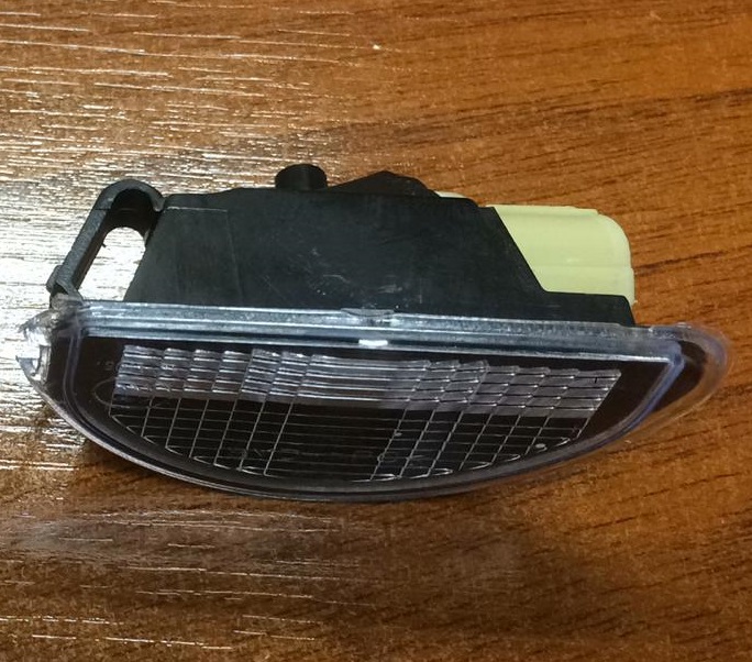 FAROL MATRICULA IZQ BYD F0