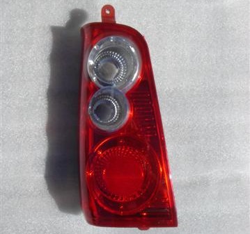 FAROL TRA IZQ FAW 08 (FURGON)
