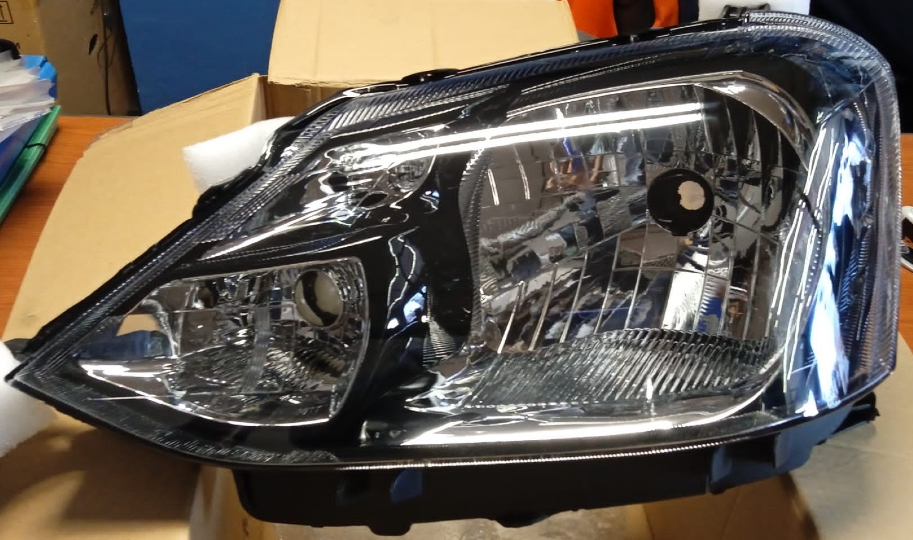 SEMIOPTICA IZQ TOYOTA ETIOS 2018 DEPO