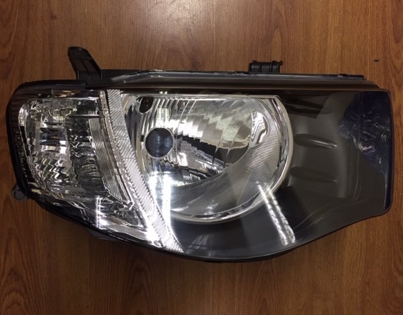 SEMIOPTICA DER MITSUBISHI L200 09 (MAN) DEPO