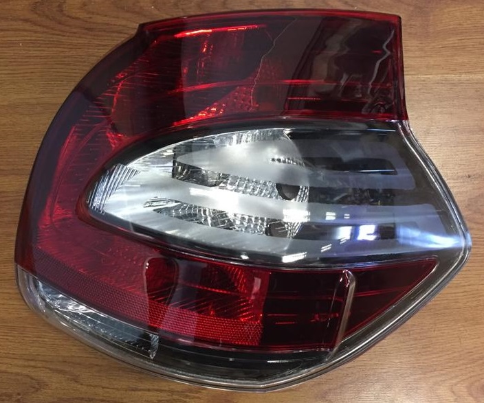 FAROL TRA DER FIAT MOBI 17