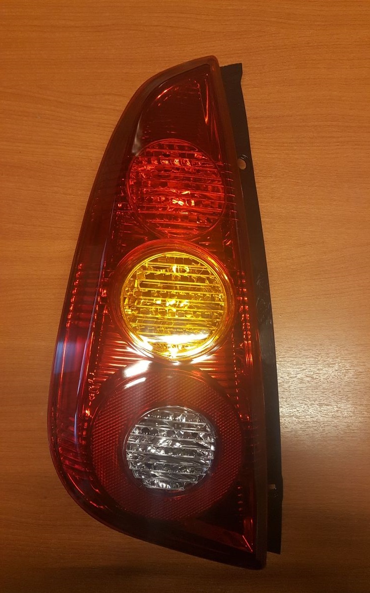 FAROL TRA IZQ BYD F0