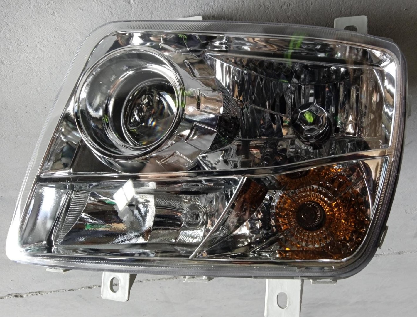 SEMIOPTICA IZQ FOTON AUMAN 25-320 TITAN