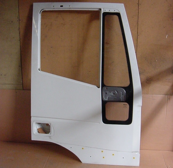 PUERTA DER IVECO CURSOR