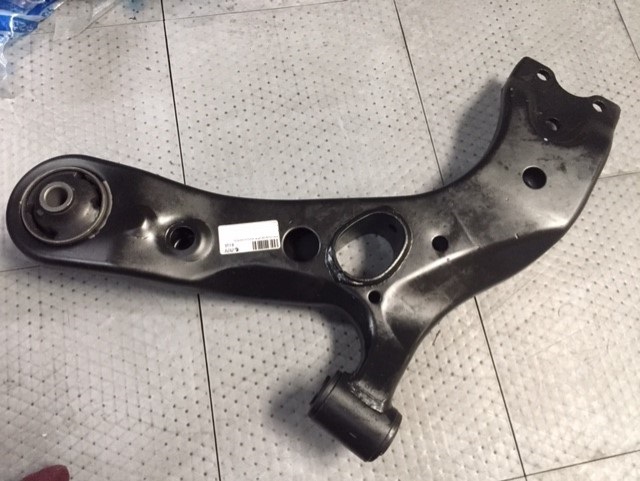 BASTIDOR INF IZQ TOYOTA RAV4 07 AYD