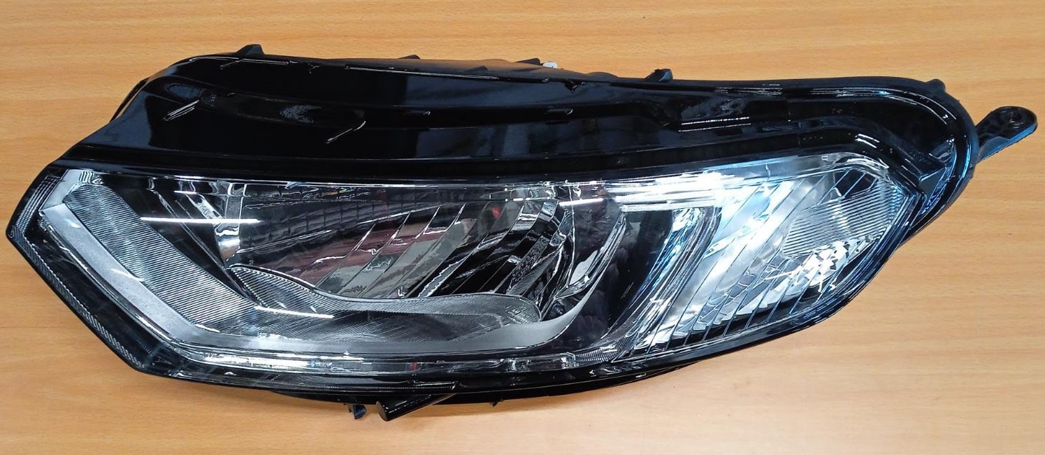 SEMIOPTICA IZQ FORD ECOSPORT 13