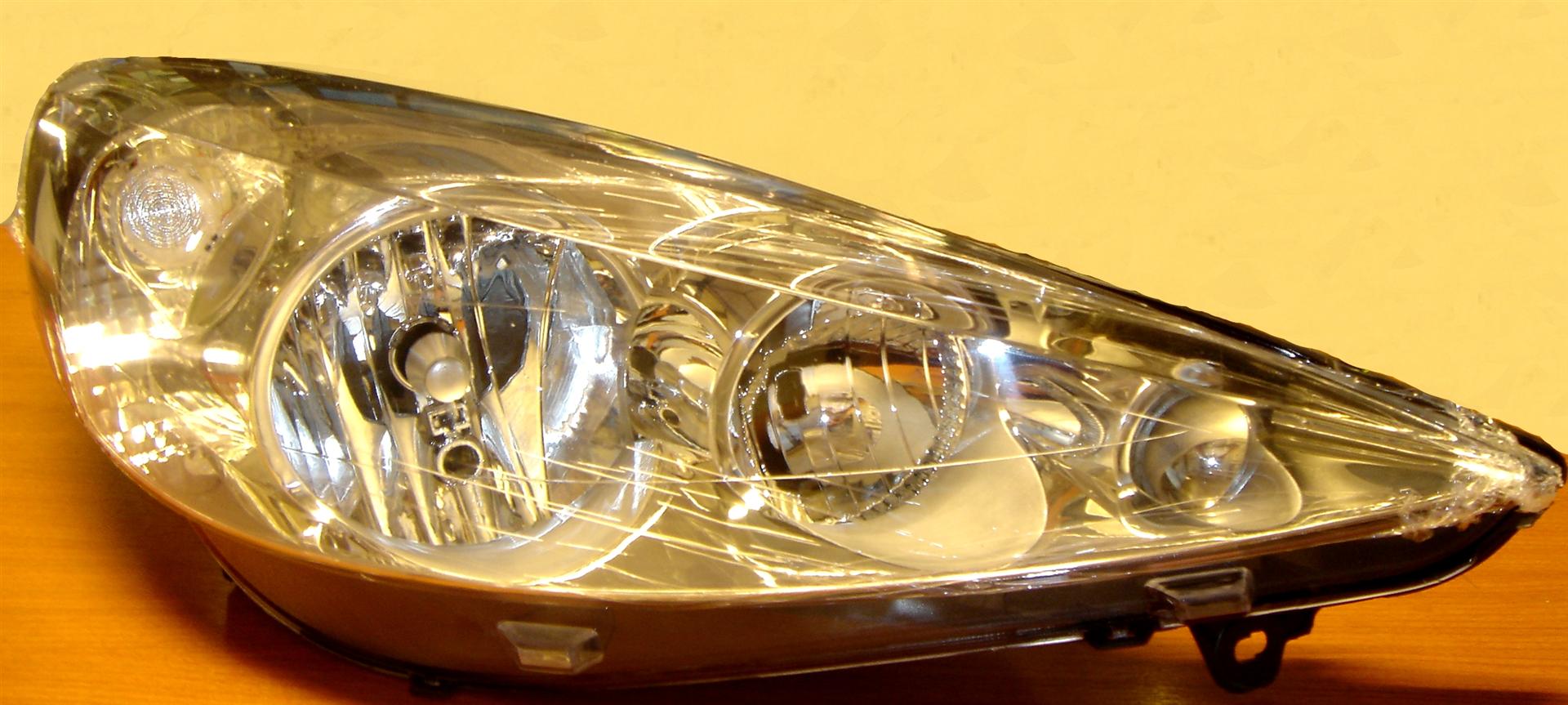 SEMIOPTICA DER PEUGEOT 207 08 BRASIL CRISTAL (MAN)