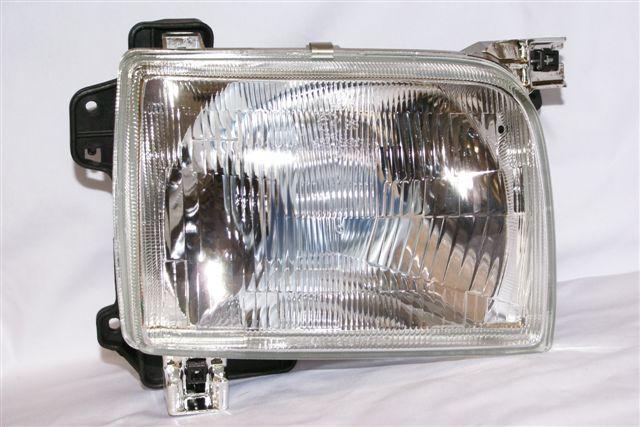 SEMIOPTICA DER NISSAN D22 98 DEPO
