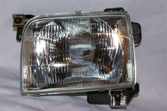 SEMIOPTICA IZQ NISSAN D22 98 DEPO
