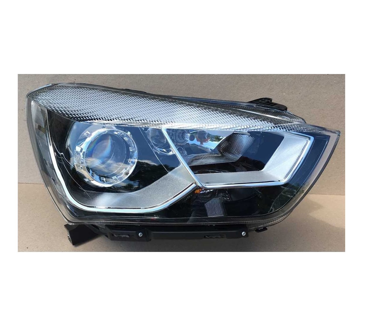 SEMIOPTICA DER JAC S2 2018